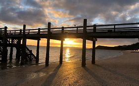 Maraetai Beachfront Studio Unit